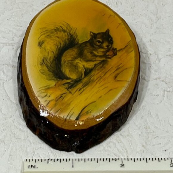 VTG Decoupage Squirrel Acorn on Log Slice Wood Bark Hanging Wall Decor 2.5"x4" - Picture 8 of 8